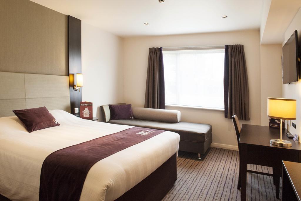 Premier Inn Basildon East Mayne Esterno foto