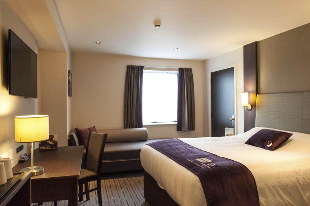 Premier Inn Basildon East Mayne Esterno foto